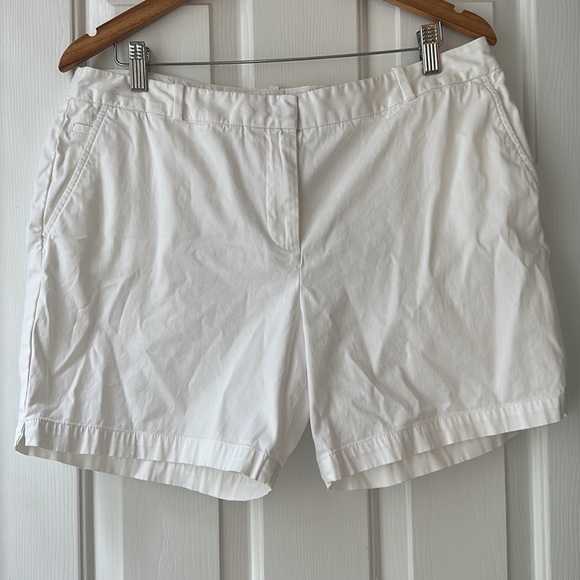 Talbots white cotton shorts size 14 petite - Picture 2 of 6